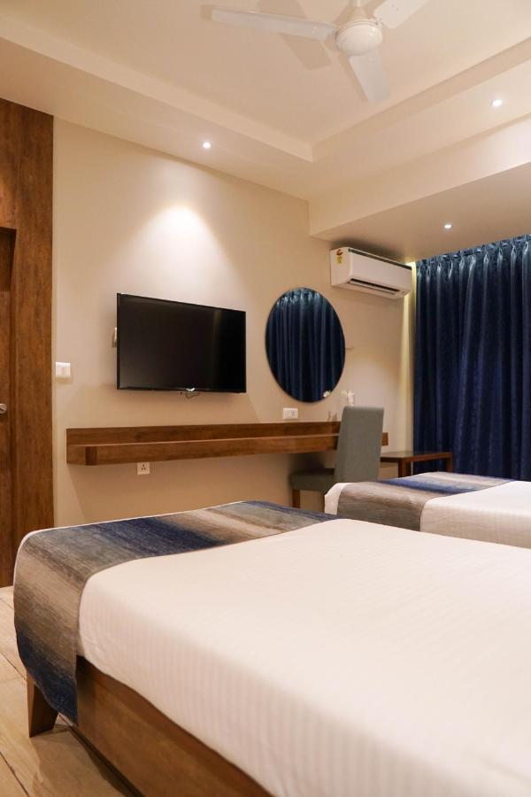 Cosmique Clarks Inn Suites Goa Madgaon Ngoại thất bức ảnh