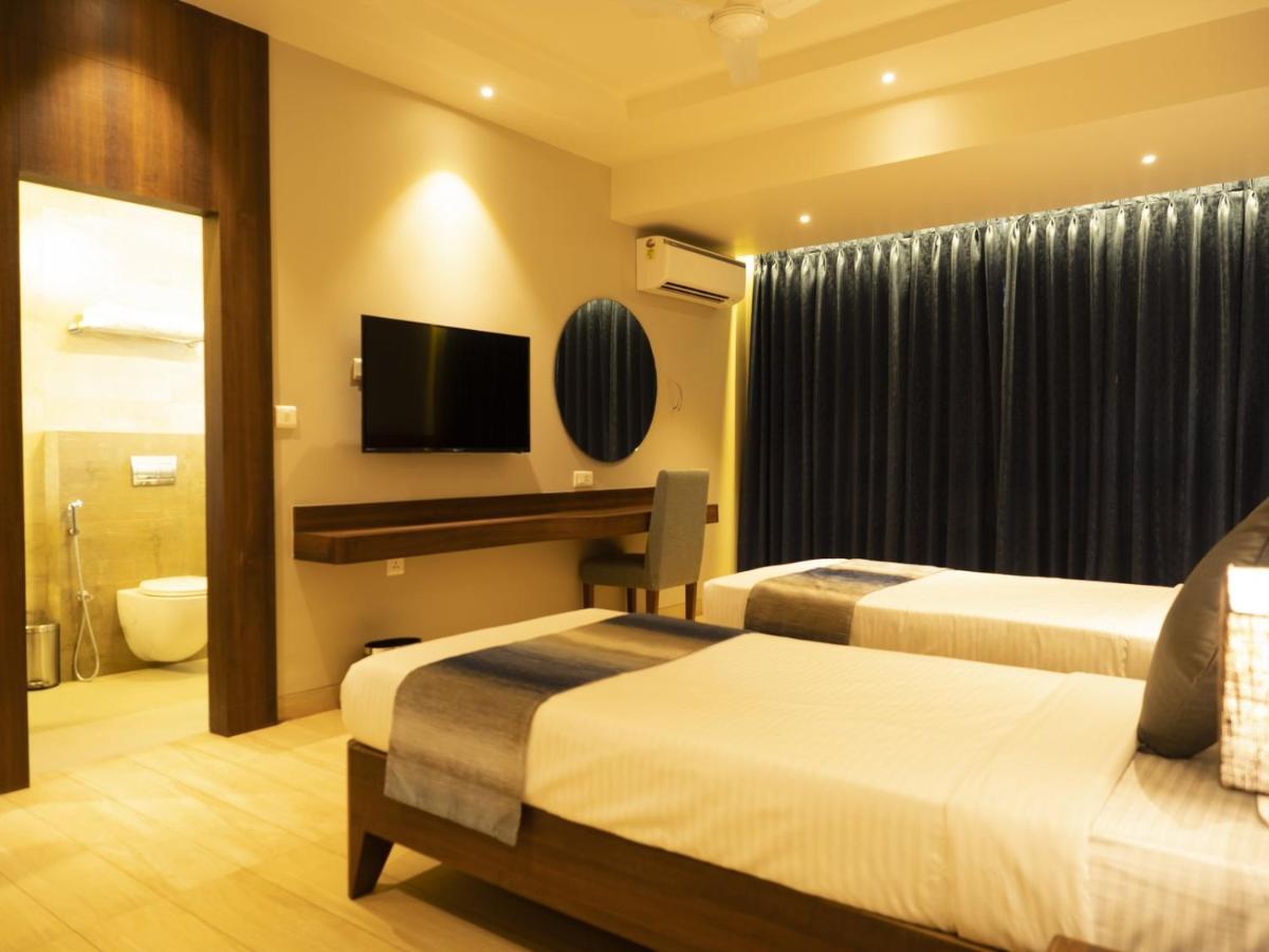 Cosmique Clarks Inn Suites Goa Madgaon Ngoại thất bức ảnh