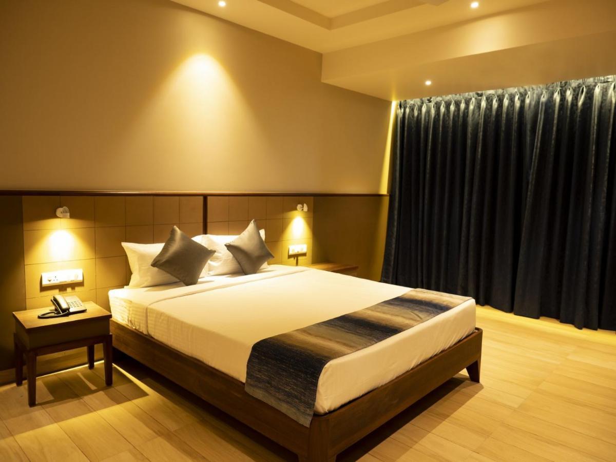 Cosmique Clarks Inn Suites Goa Madgaon Ngoại thất bức ảnh