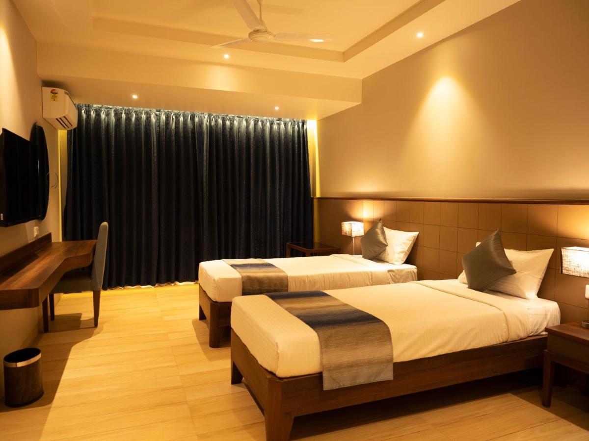 Cosmique Clarks Inn Suites Goa Madgaon Ngoại thất bức ảnh