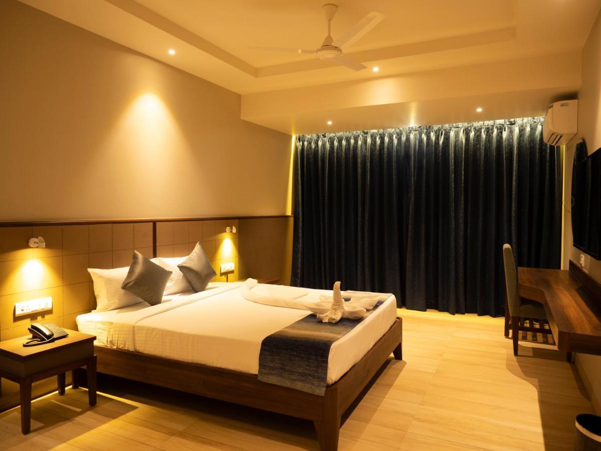 Cosmique Clarks Inn Suites Goa Madgaon Ngoại thất bức ảnh