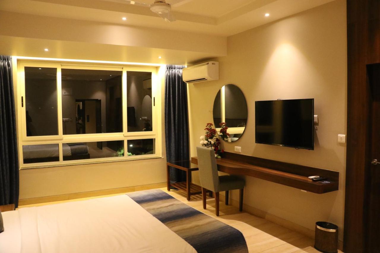 Cosmique Clarks Inn Suites Goa Madgaon Ngoại thất bức ảnh