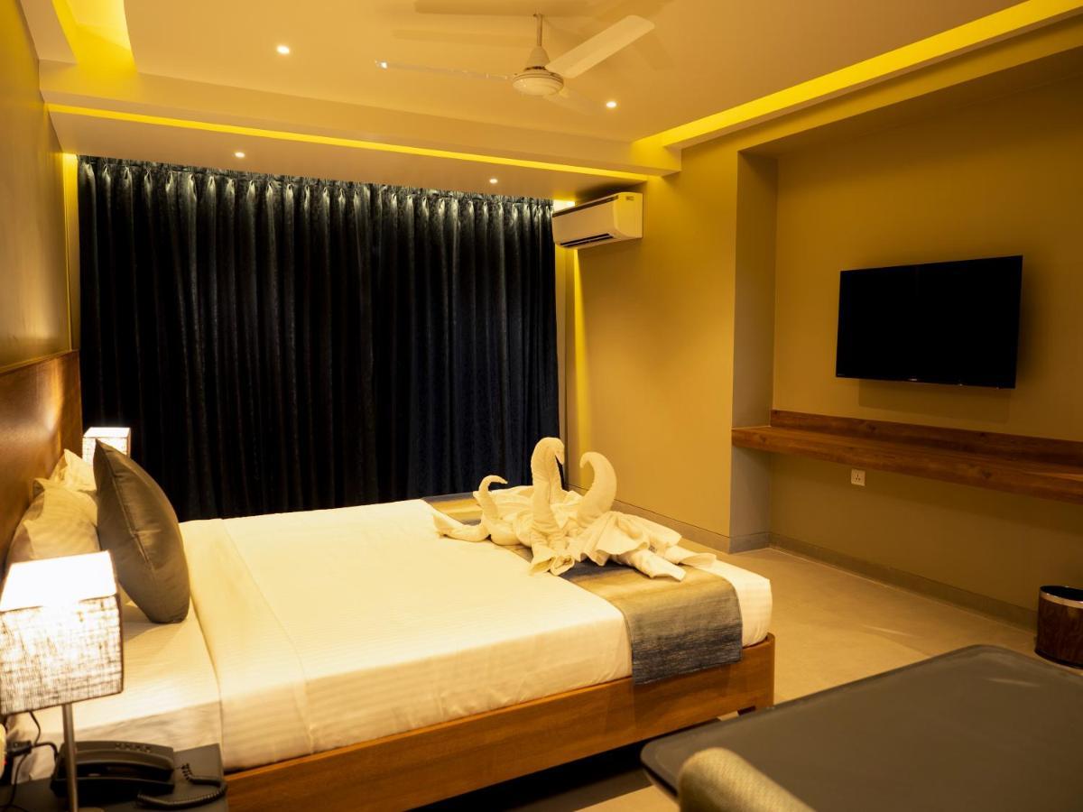 Cosmique Clarks Inn Suites Goa Madgaon Ngoại thất bức ảnh