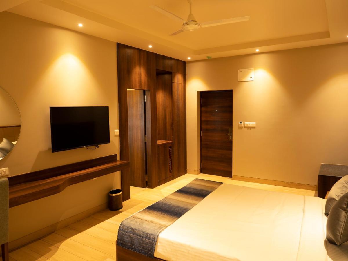 Cosmique Clarks Inn Suites Goa Madgaon Ngoại thất bức ảnh